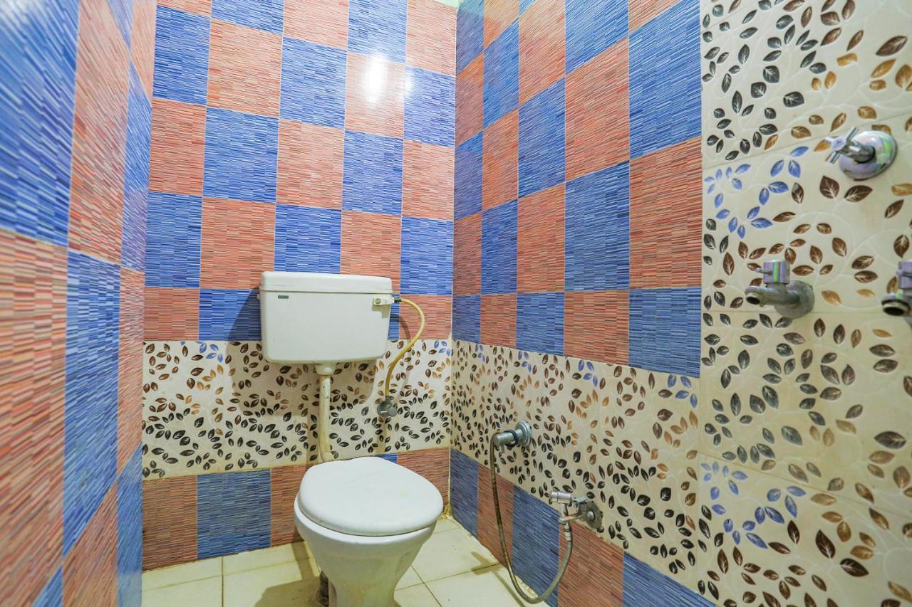 ורנאסי Fabhotel Shivam Palace מראה חיצוני תמונה