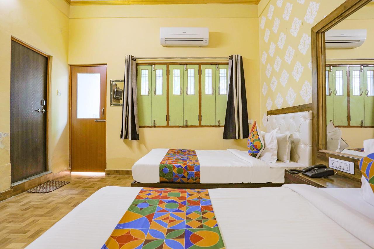 ורנאסי Fabhotel Shivam Palace מראה חיצוני תמונה